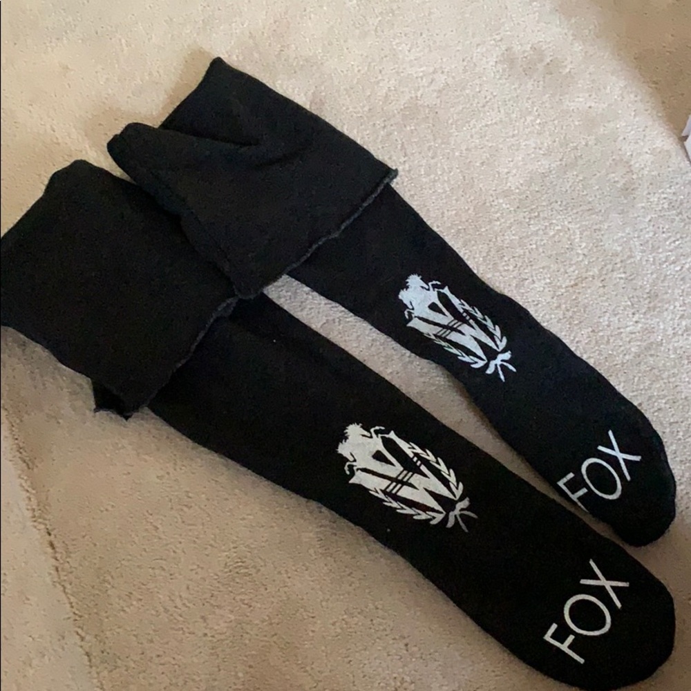 WILDFOX LEGWARMERS KNEE HIGH SOCKS BNWOT